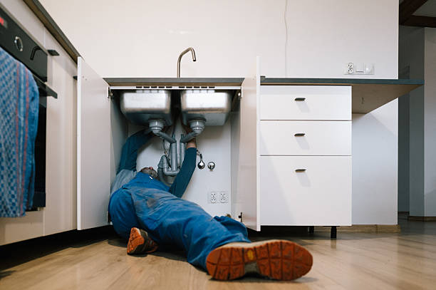 Professional Emergency Plumber technician working in Prospect, PA